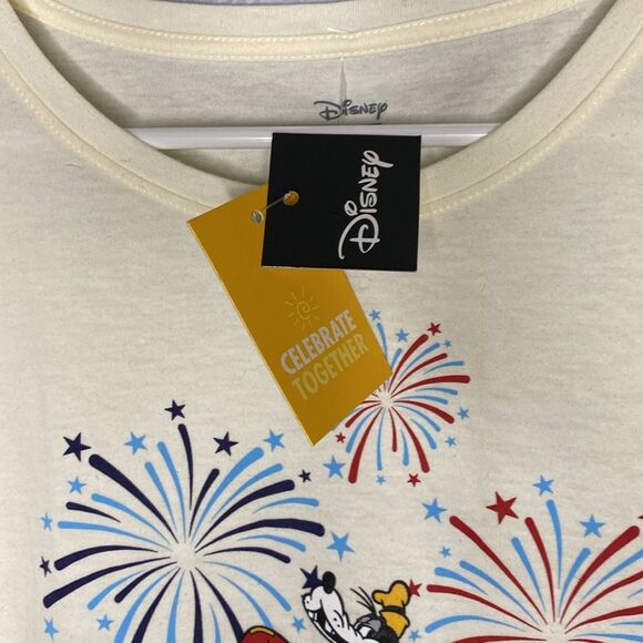 NWT New Disney Mickey Minnie Mouse Donald Duck Disneyland Short Sleeve TShirt - Picture 4 of 8
